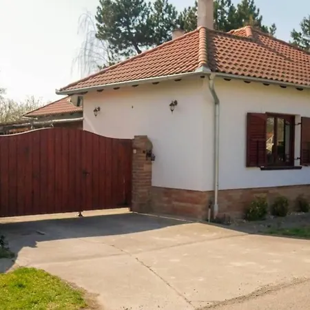 Дом отдыха Rokavar Vendeghaz